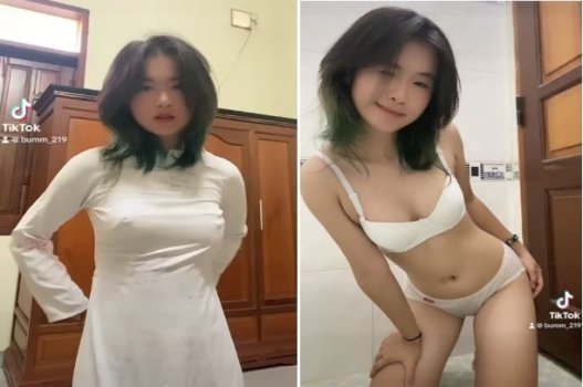 Gái học đường dâm đãng khoe thân hình mới lớn